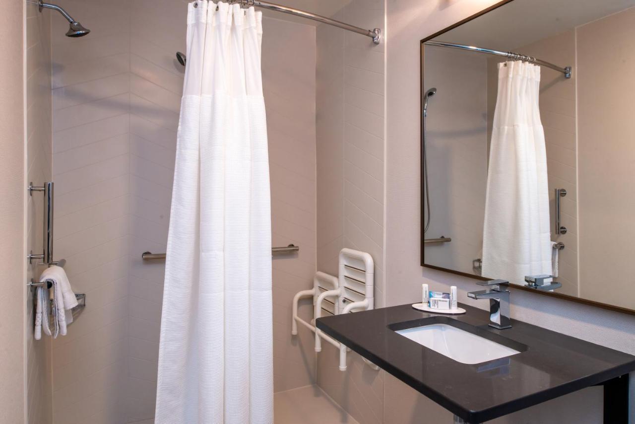 Fairfield Inn & Suites Greensboro Wendover Eksteriør bilde