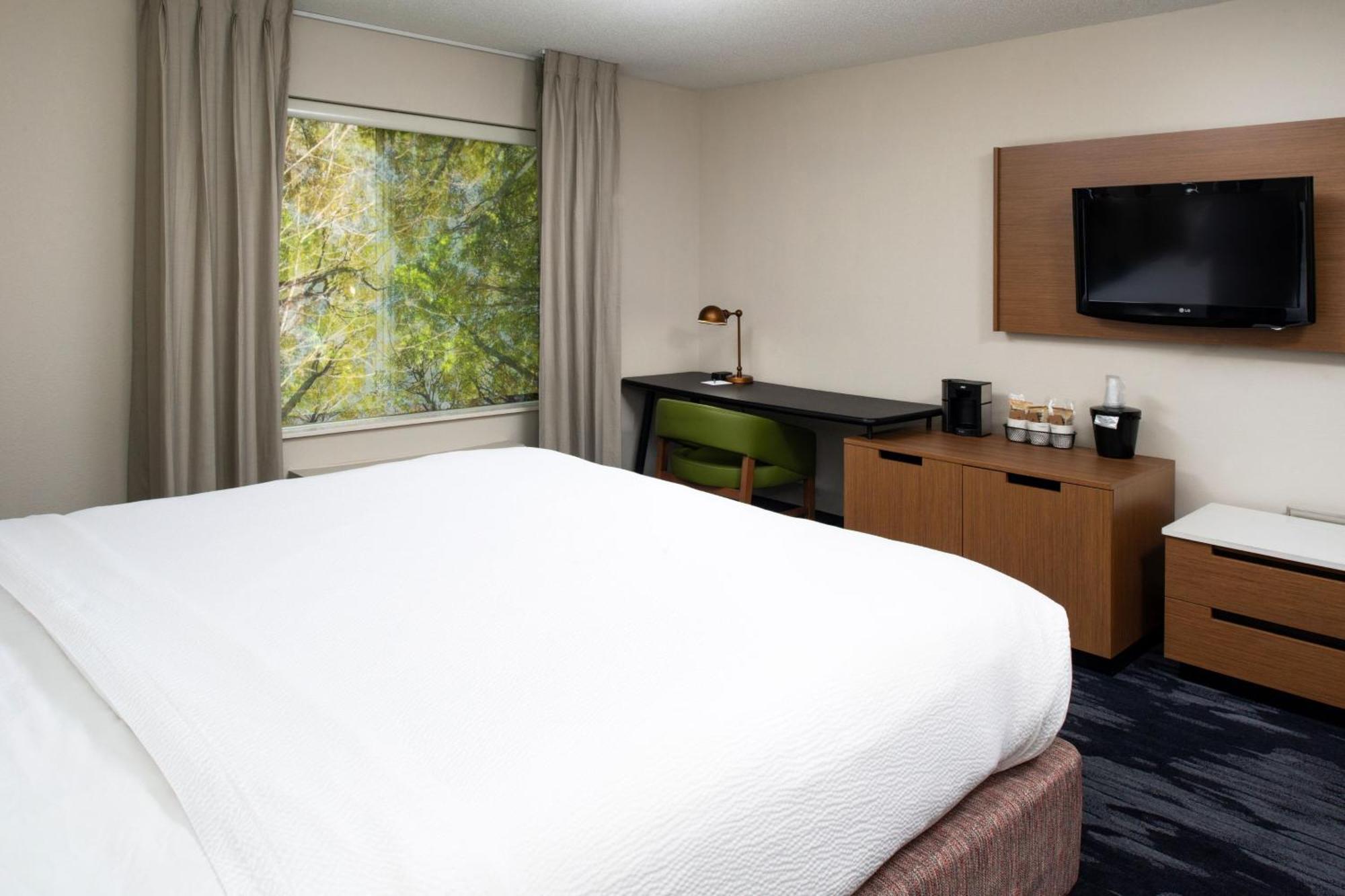 Fairfield Inn & Suites Greensboro Wendover Eksteriør bilde