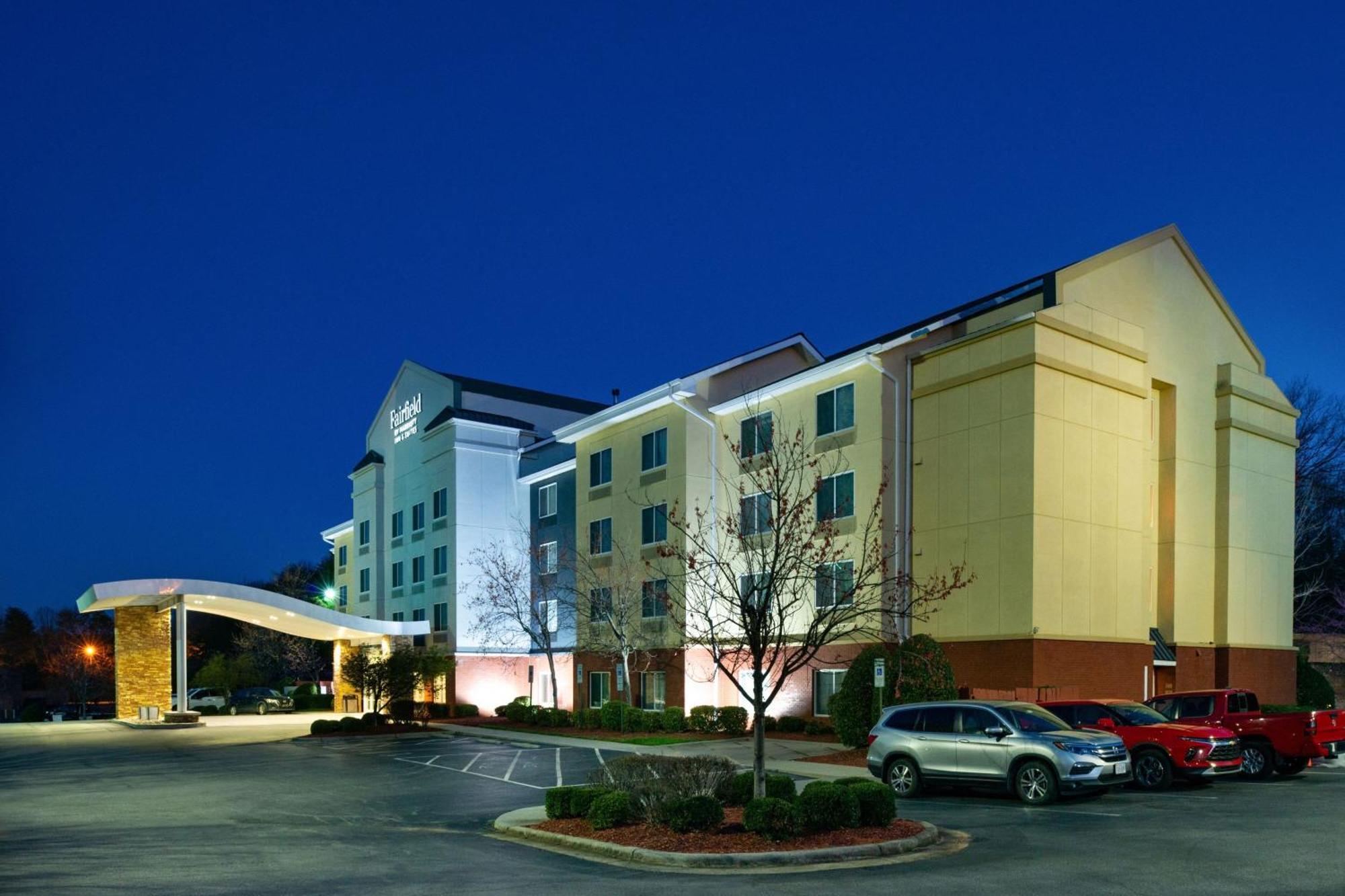 Fairfield Inn & Suites Greensboro Wendover Eksteriør bilde