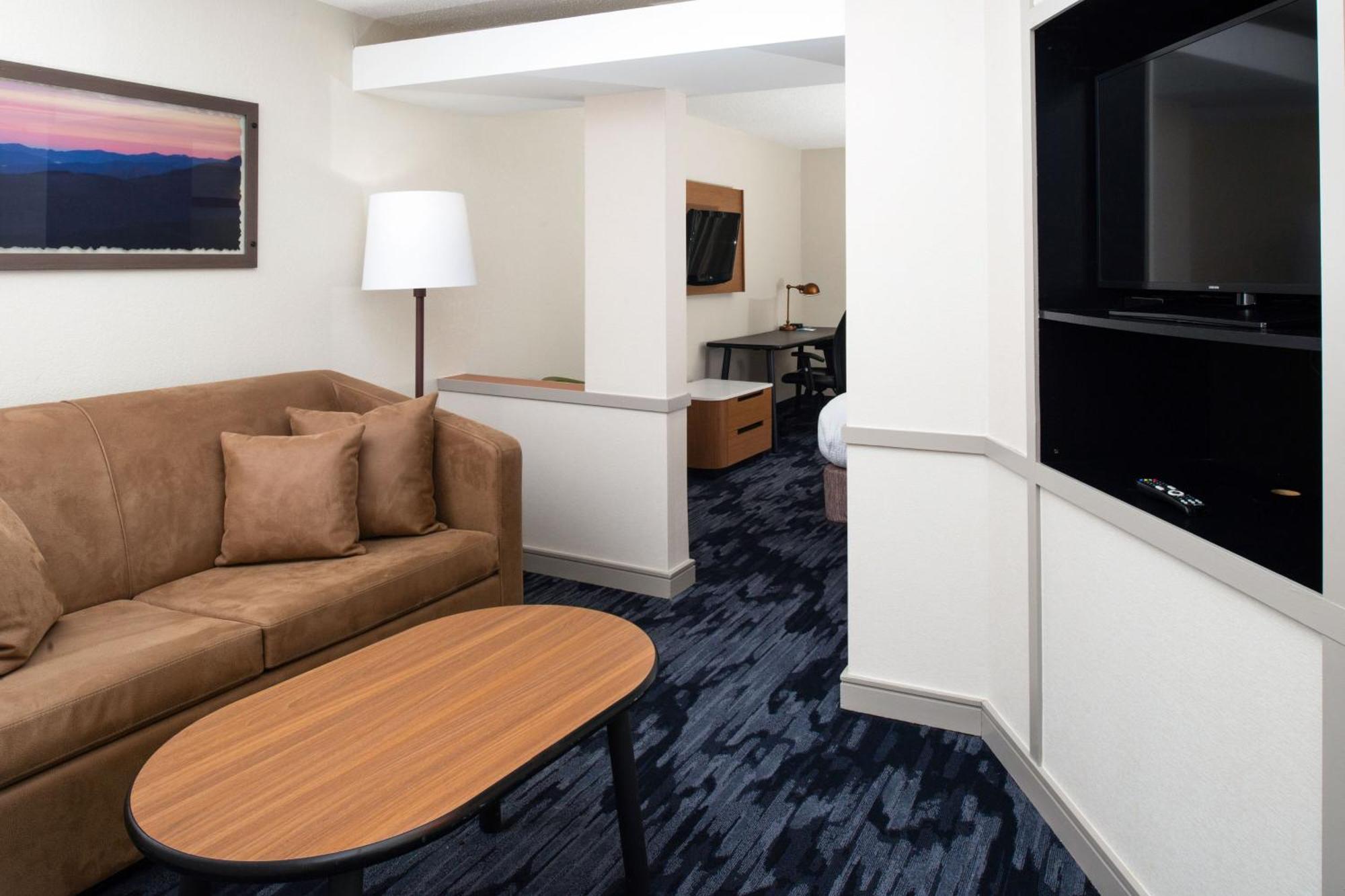 Fairfield Inn & Suites Greensboro Wendover Eksteriør bilde