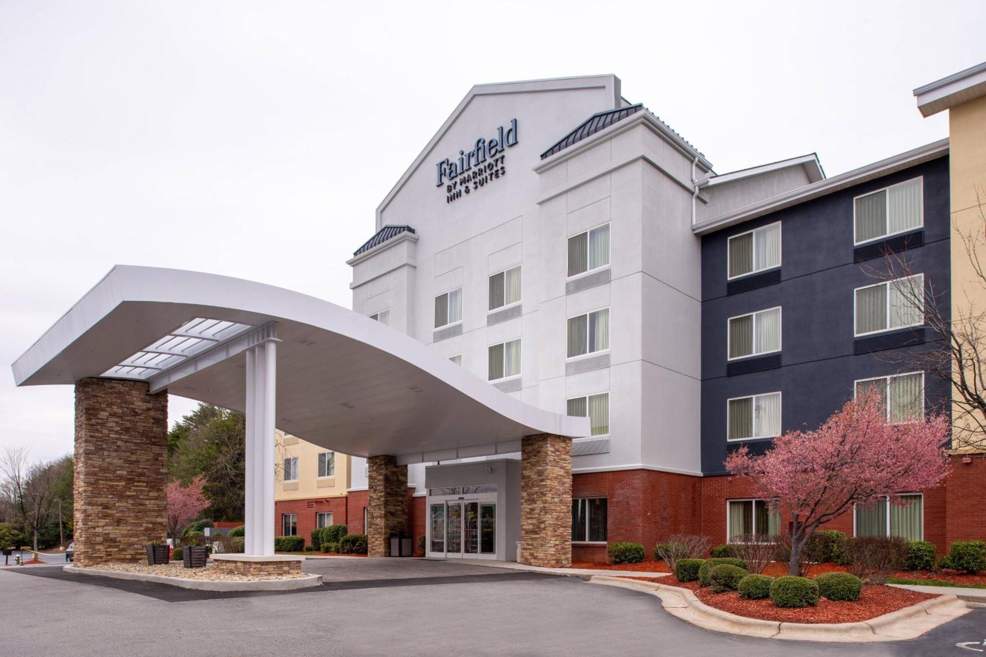 Fairfield Inn & Suites Greensboro Wendover Eksteriør bilde
