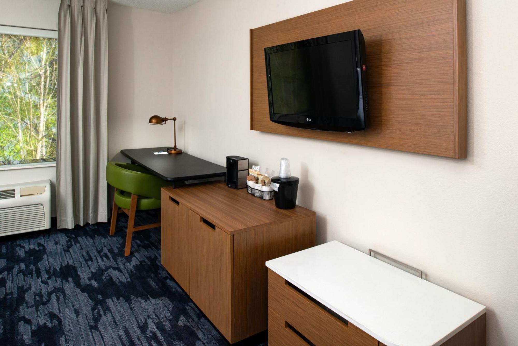 Fairfield Inn & Suites Greensboro Wendover Eksteriør bilde