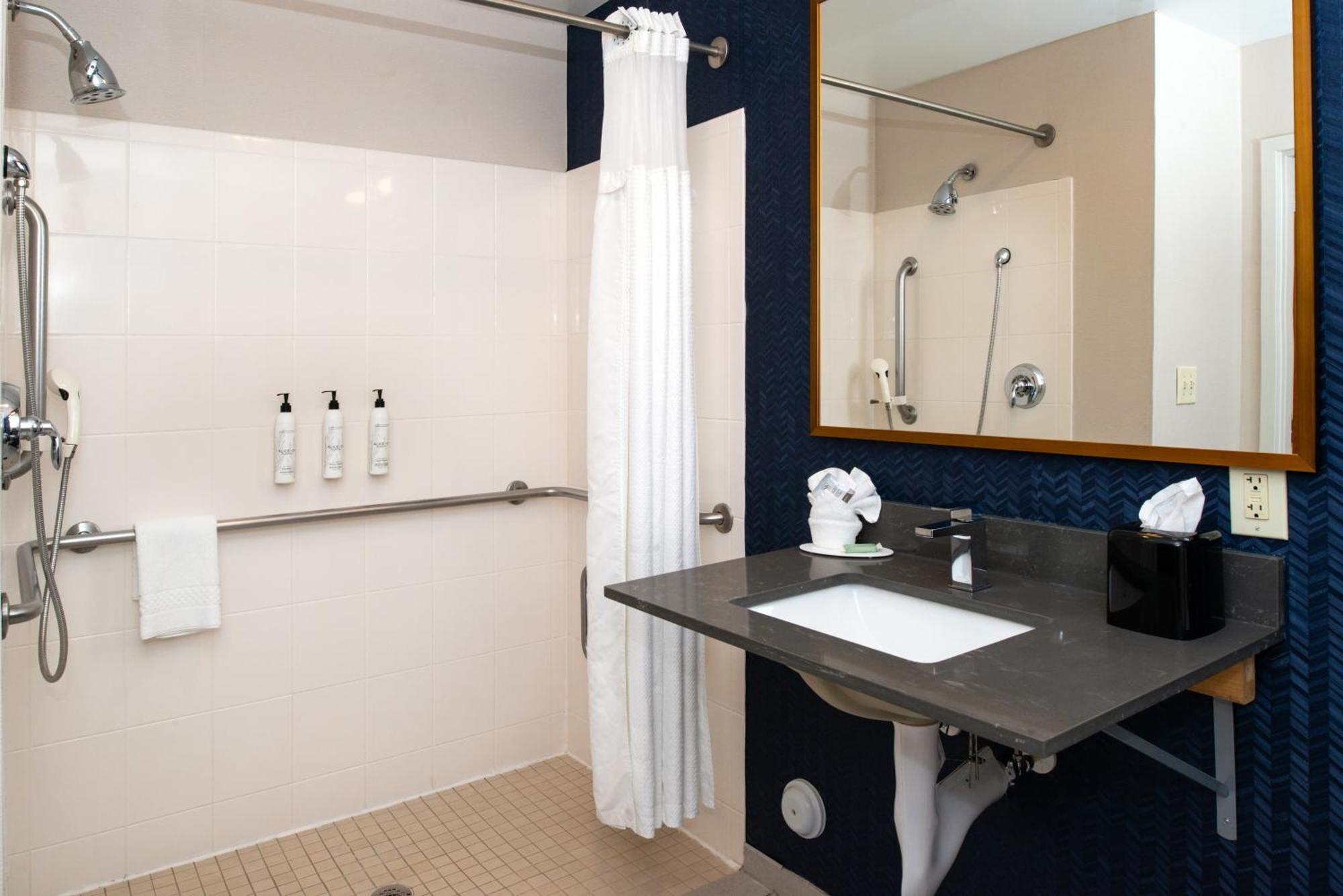 Fairfield Inn & Suites Greensboro Wendover Eksteriør bilde