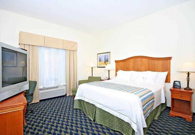 Fairfield Inn & Suites Greensboro Wendover Eksteriør bilde